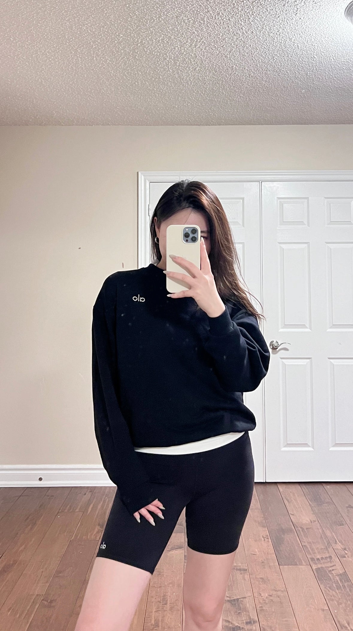 Alo Yoga Fleece Accolade crewneck sweatshirt
