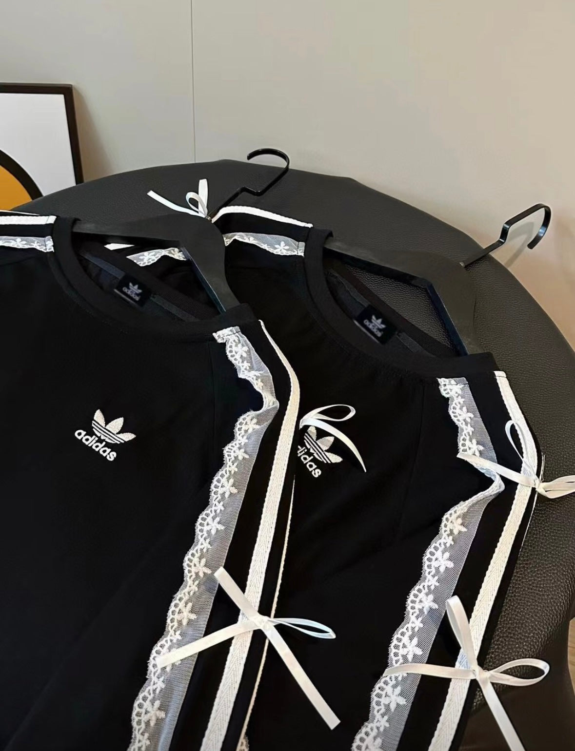 Adidas bow tie remake long tee - Black