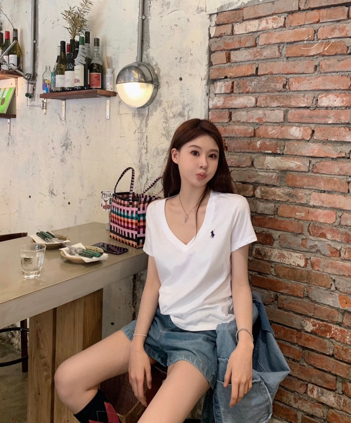 Polo basics v-neck logo tee