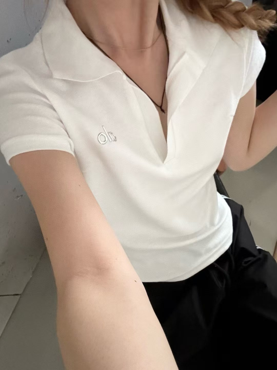 Alo V neck Tee