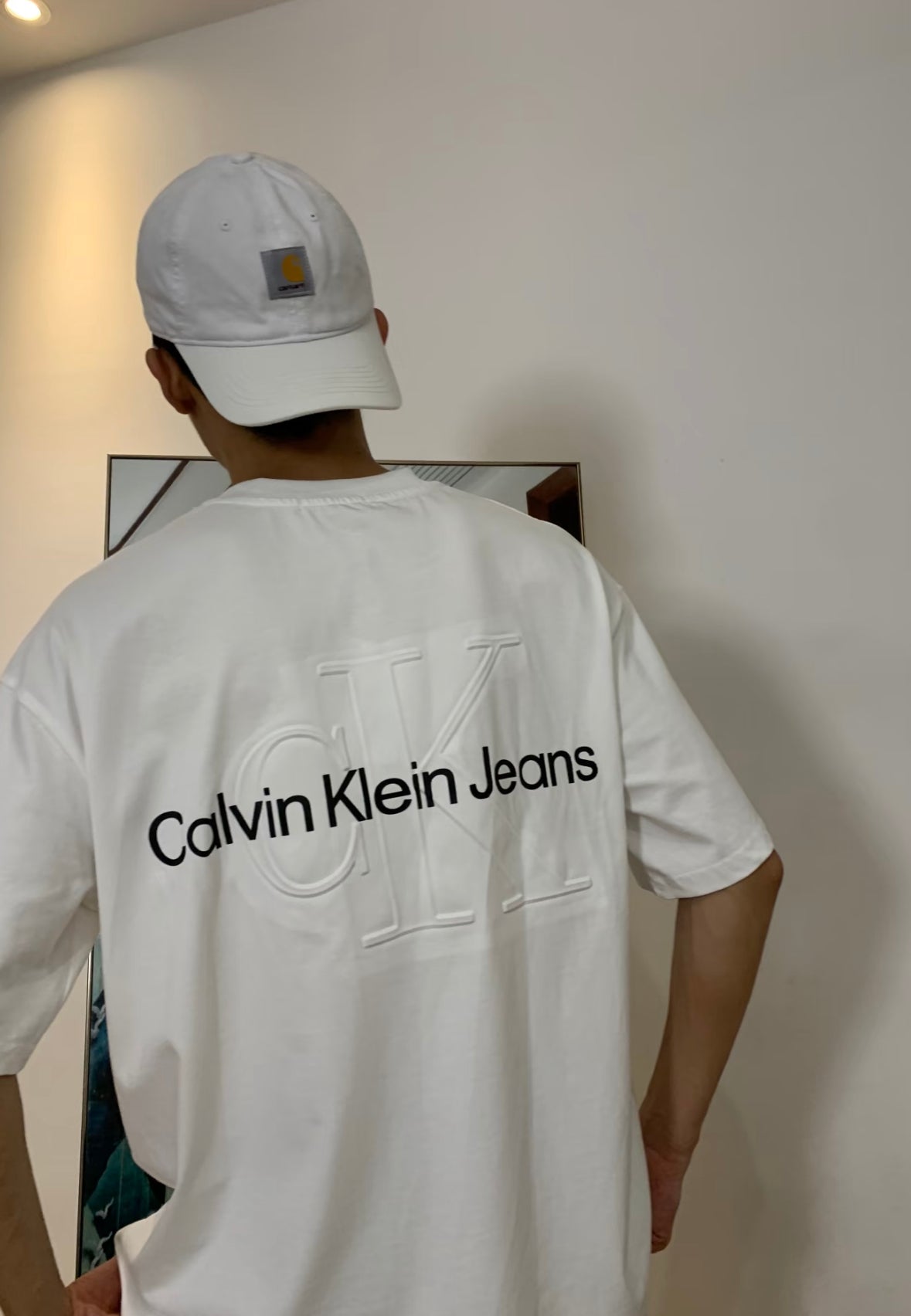 CALVIN KLEIN EMBOSSED LOGO TEE SS24